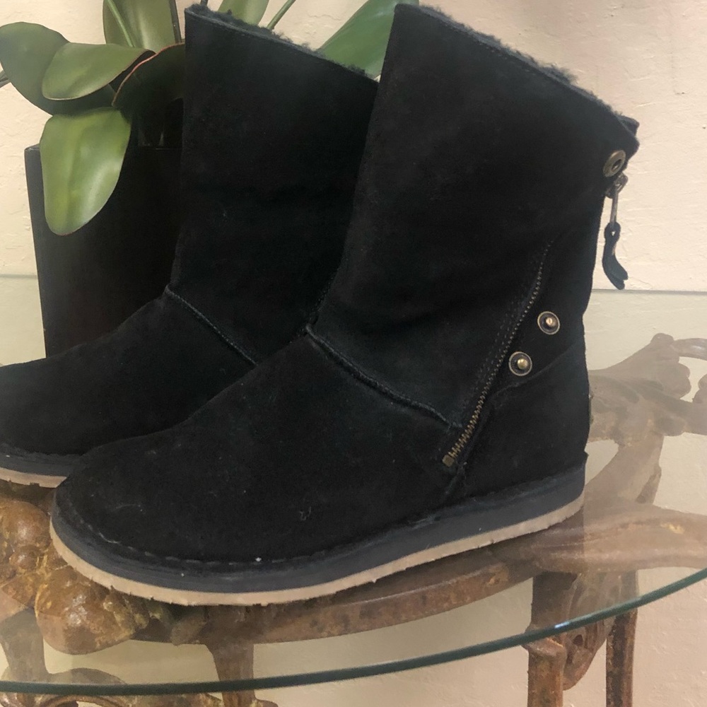 RJ’s Fuzzies Trixie  ankle boot